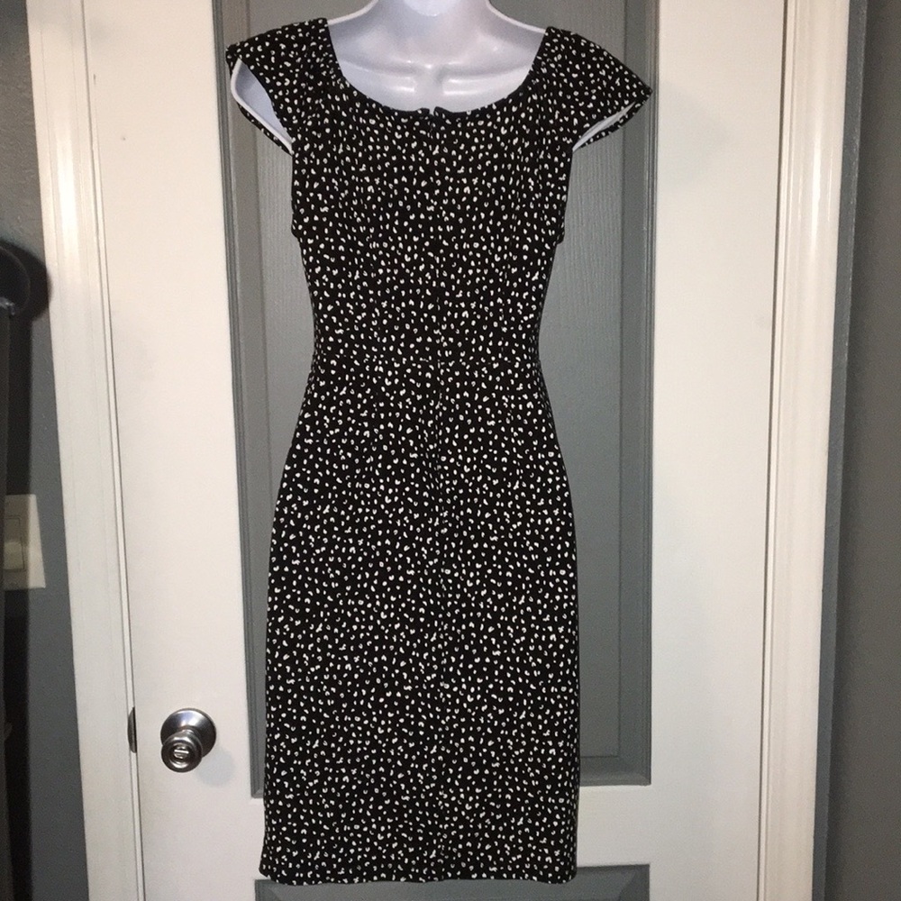 Black + White Animal Print Midi flutter sleeve Sheath Dress - Picture 6 of 11